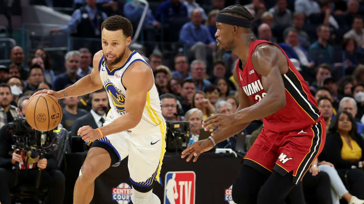 Los actuales Warriors de Stephen Curry no parecen ser grandes contendores al anillo de NBA en la 2024-2025