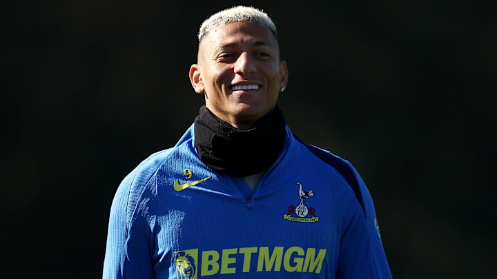 Atacante brasileiro foi a campo no segundo tempo pelo Tottenham
