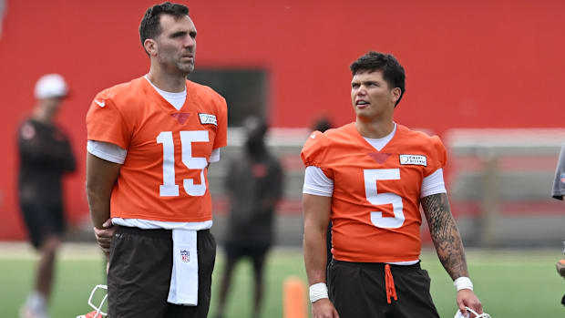Cleveland Browns Dillon Gabriel Oregon Ducks NFL AFC North Shedeur Sanders Joe Flacco Kenny Pickett Deshaun Watson Big Ten