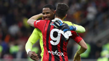 Olivier Giroud et Mike Maignan avec l'AC Milan