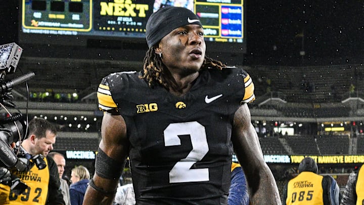 Iowa Hawkeyes running back Kaleb Johnson