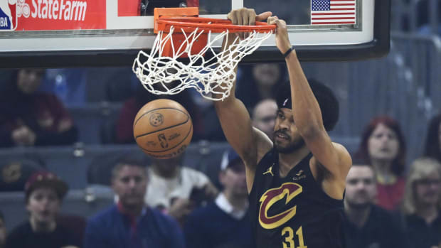 Mar 20, 2024; Cleveland, Ohio, USA; Cleveland Cavaliers center Jarrett Allen (31) dunks in the first quarter against the Miami Heat at Rocket Mortgage Field House. Mandatory Credit: David Richard-USA TODAY Sports