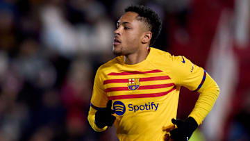 Vitor Roque ainda não marcou com o uniforme do Barcelona. 