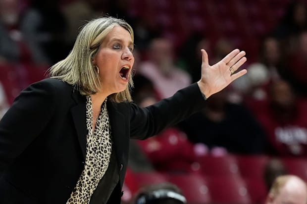 Murray State coach Recehlle Turner