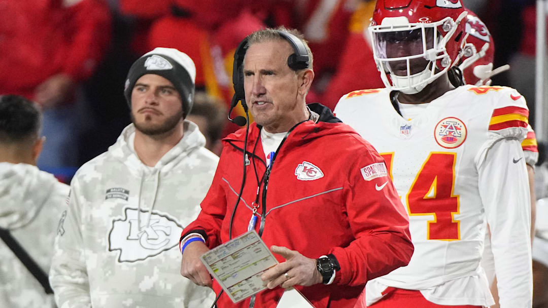 Spagnuolo, center, dialed up an exotic blitz that ended Buffalo’s final possession Sunday night.
