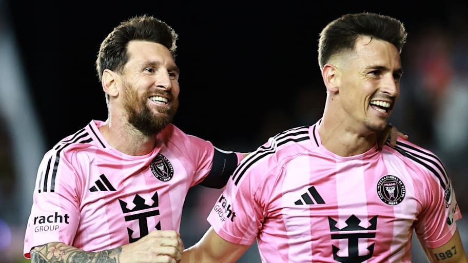 Lionel Messi and Tadeo Allende.