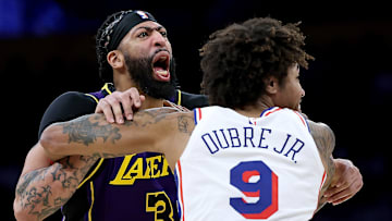 Philadelphia 76ers v Los Angeles Lakers