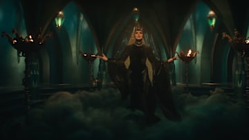 Gal Gadot as Evil Queen in DISNEY's live-action SNOW WHITE. Photo courtesy of Disney. © 2024 Disney Enterprises, Inc. All Rights Reserved.