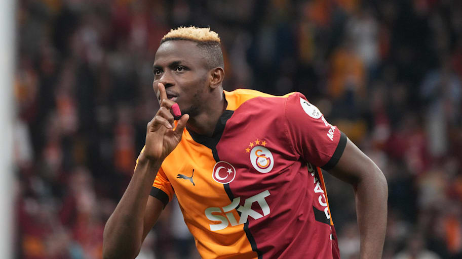 Victor Osimhen shushing the crowd.