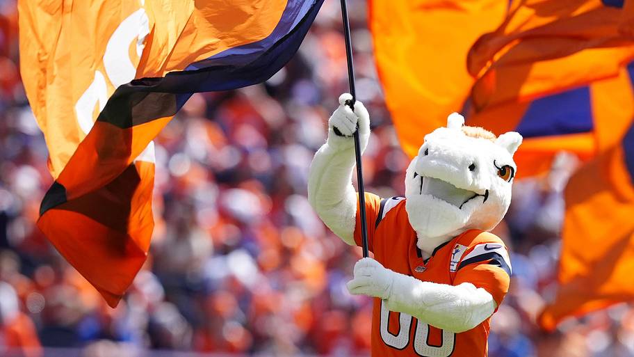 Miles, Broncos.