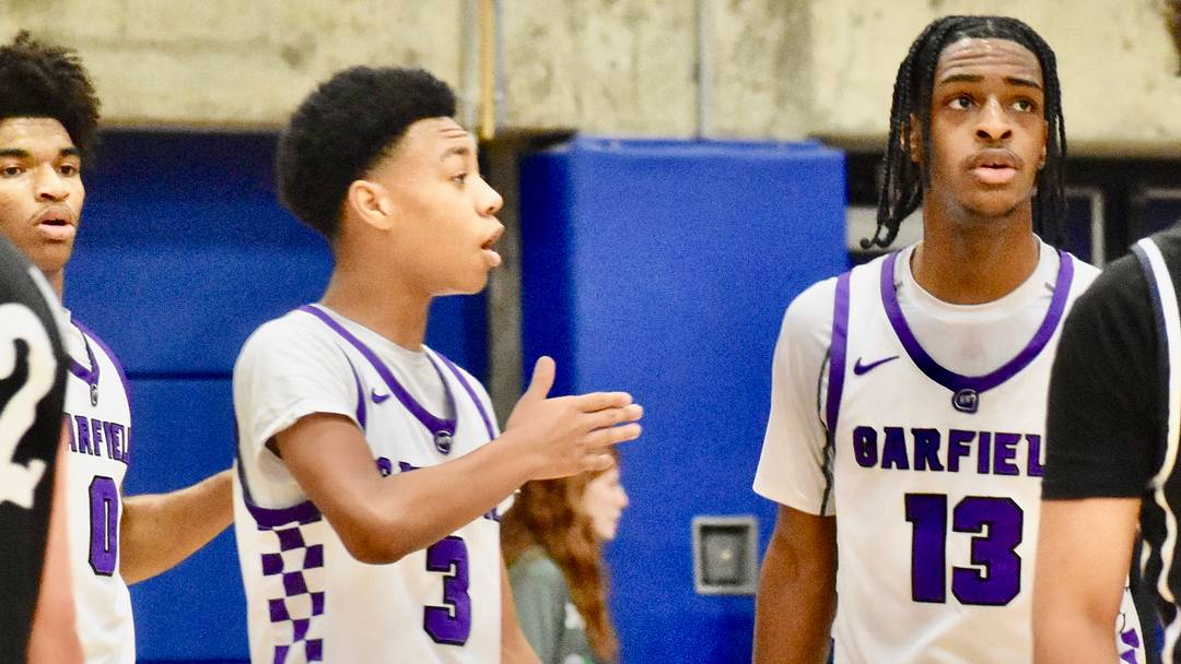 Garfield guard B.J. Roy, son of and coach and ex-NBA star Brandon Roy, landed a spot on the Washington Huskies roster.