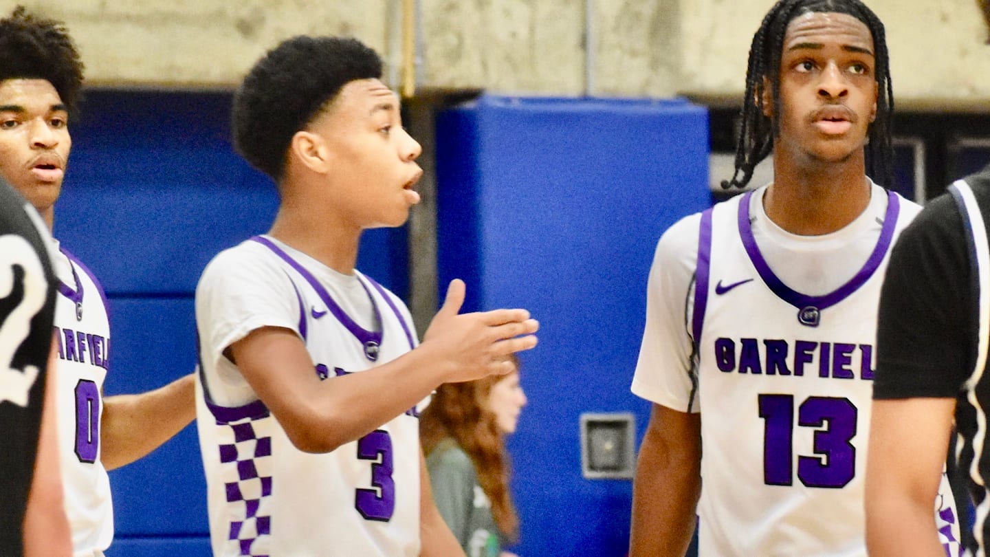 Sons of Seattle basketball-playing legends see different summer recruiting milestones