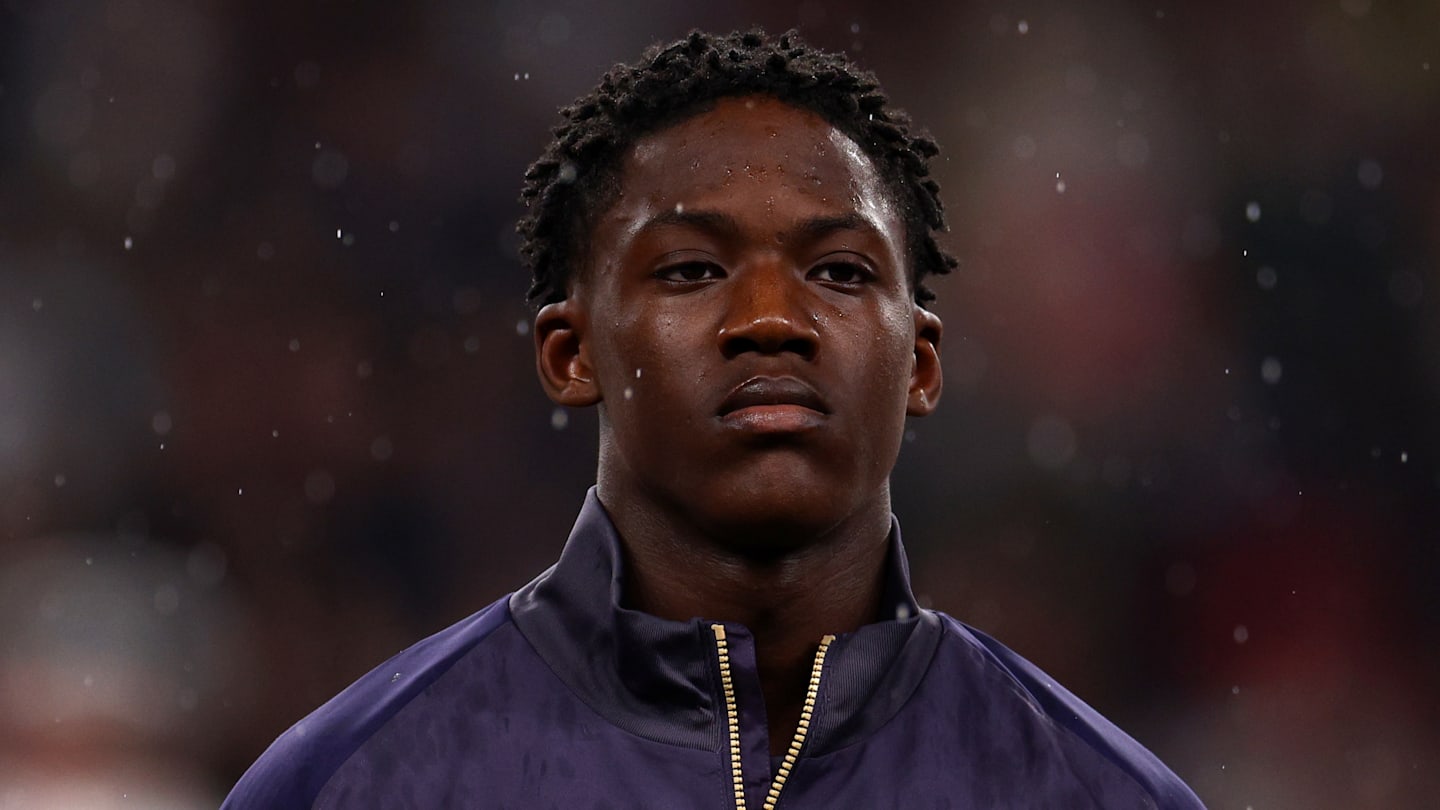 ‘We’ll intrude’ – Erik ten Hag explains how Kobbie Mainoo will deal with hype after England debut