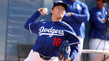 Los Angeles Dodgers Pitchers And Catchers Workout