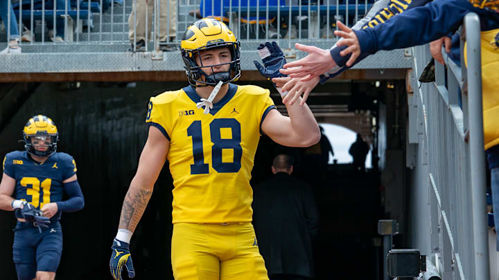 Michigan Wolverines tight end Colston Loveland (18)