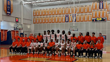 The 2025-26 Syracuse Men's Basketball team takes their official team picture.