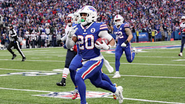 The Bills' Nyheim Hines returns this kickoff 101 yards for a touchdown against the Patriots. This was his second kickoff return for a touchdown in a 35-23 Buffalo win.

Ag3i6708