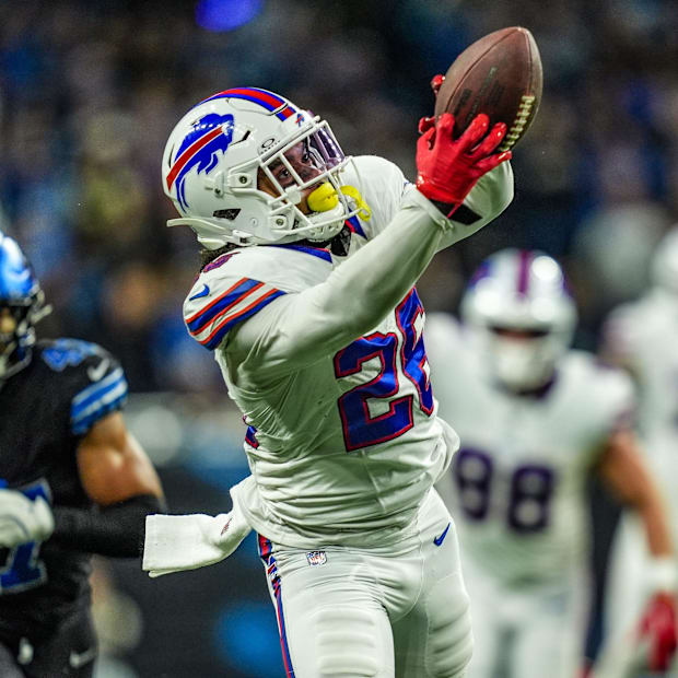 Ty Johnson fingertips catch