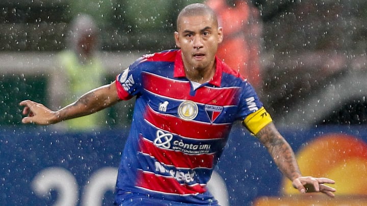 Wellington Paulista entra vaga de Robson, suspenso Wellington Paulista entra vaga de Robson, suspenso