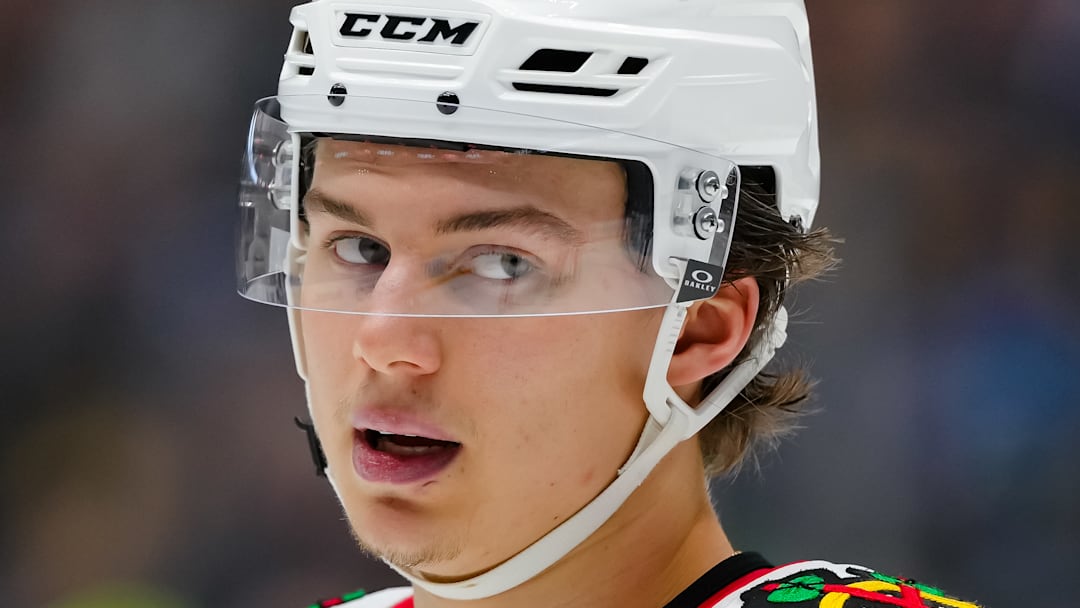 Chicago Blackhawks v Vancouver Canucks