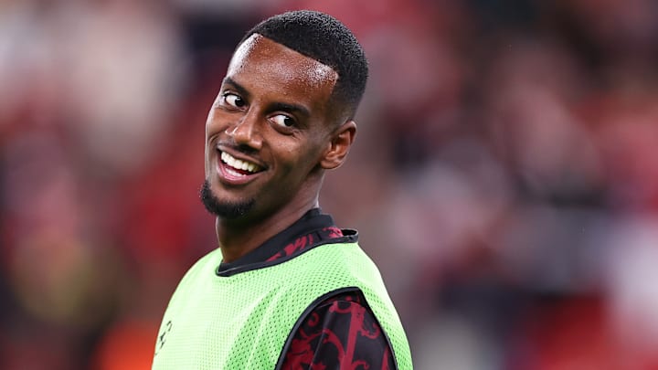 ประธานลิเวอร์พูลเปิดเผยแรงจูงใจที่แท้จริงในการไล่ล่าอเล็กซานเดอร์ อิซัค หลังดีลฮูโก้ เอกิติเก้ล่มสลาย