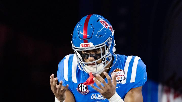 Mississippi Rebels wide receiver De'Zhaun Stribling