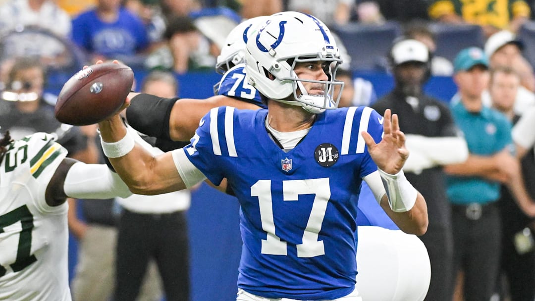 Indianapolis Colts quarterback Daniel Jones (17) throws a pass during the first half against the Green Bay Packers at Lucas Oil Stadium.