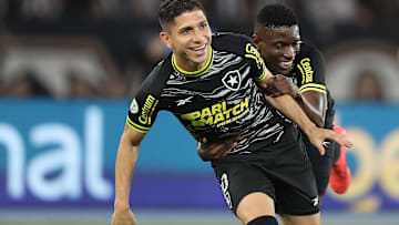 Savarino é um dos titulares do Botafogo para a partida