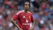 Leny Yoro - Manchester United