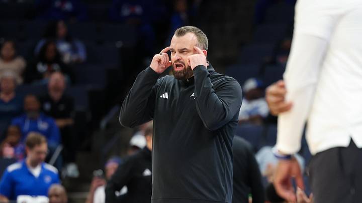 South Florida Bulls head coach Bryan Hodgson
