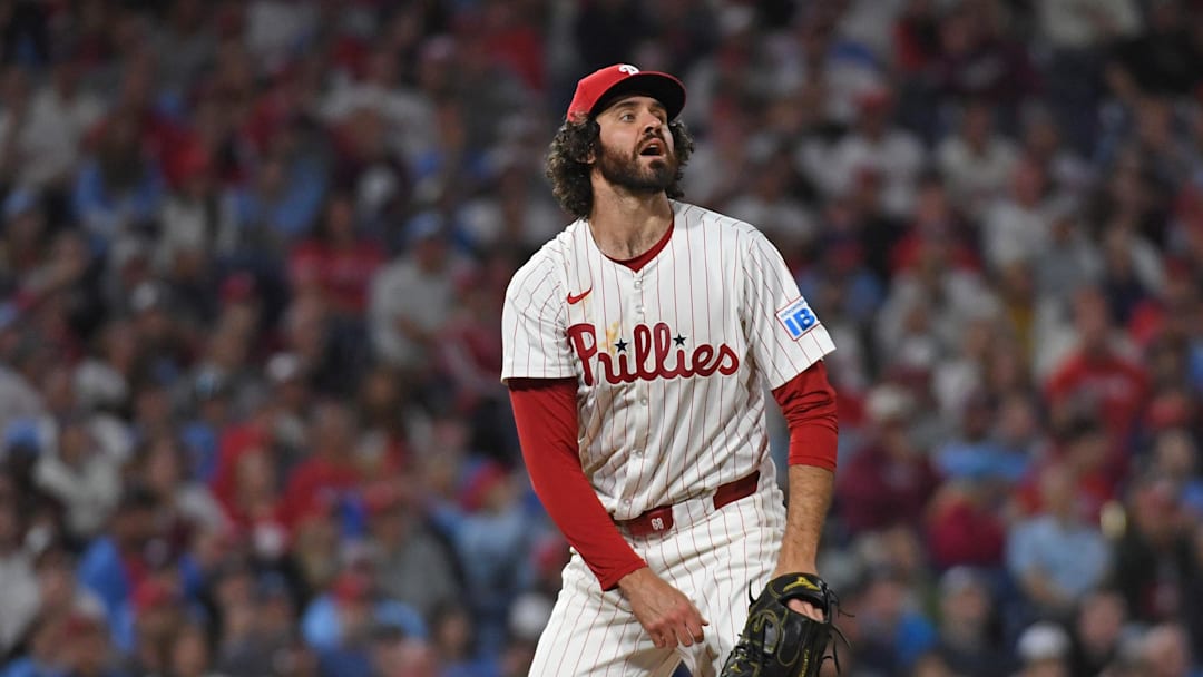 Aug 18, 2025; Philadelphia, Pennsylvania, USA; Philadelphia Phillies pitcher Jordan Romano (68) watches a home run during the seventh inning against the Seattle Mariners at Citizens Bank Park. Mandatory Credit: Eric Hartline-Imagn Images Aug 18, 2025; Philadelphia, Pennsylvania, USA; Philadelphia Phillies pitcher Jordan Romano (68) watches a home run during the seventh inning against the Seattle Mariners at Citizens Bank Park. Mandatory Credit: Eric Hartline-Imagn Images