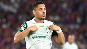 Vitor Roque vive grande fase no ataque do Palmeiras