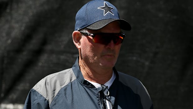 Dallas Cowboys defensive coordinator Mike Zimmer