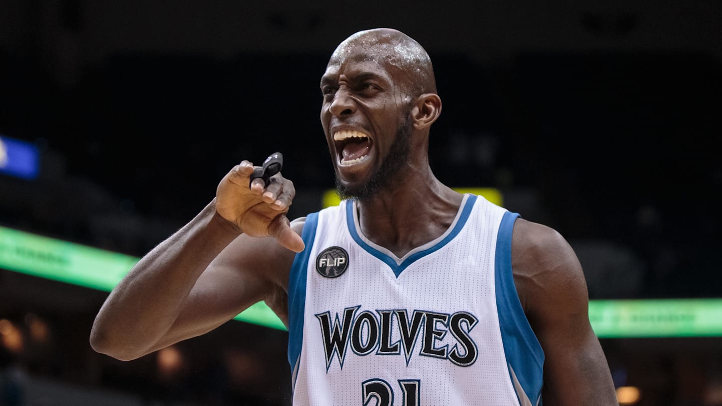 NBA Legend Kevin Garnett Reacts To Spurs-Kings Trade