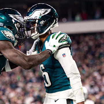 Brown (left) and Smith are centerpieces of an Eagles' roster looking to repeat as Super Bowl champions.