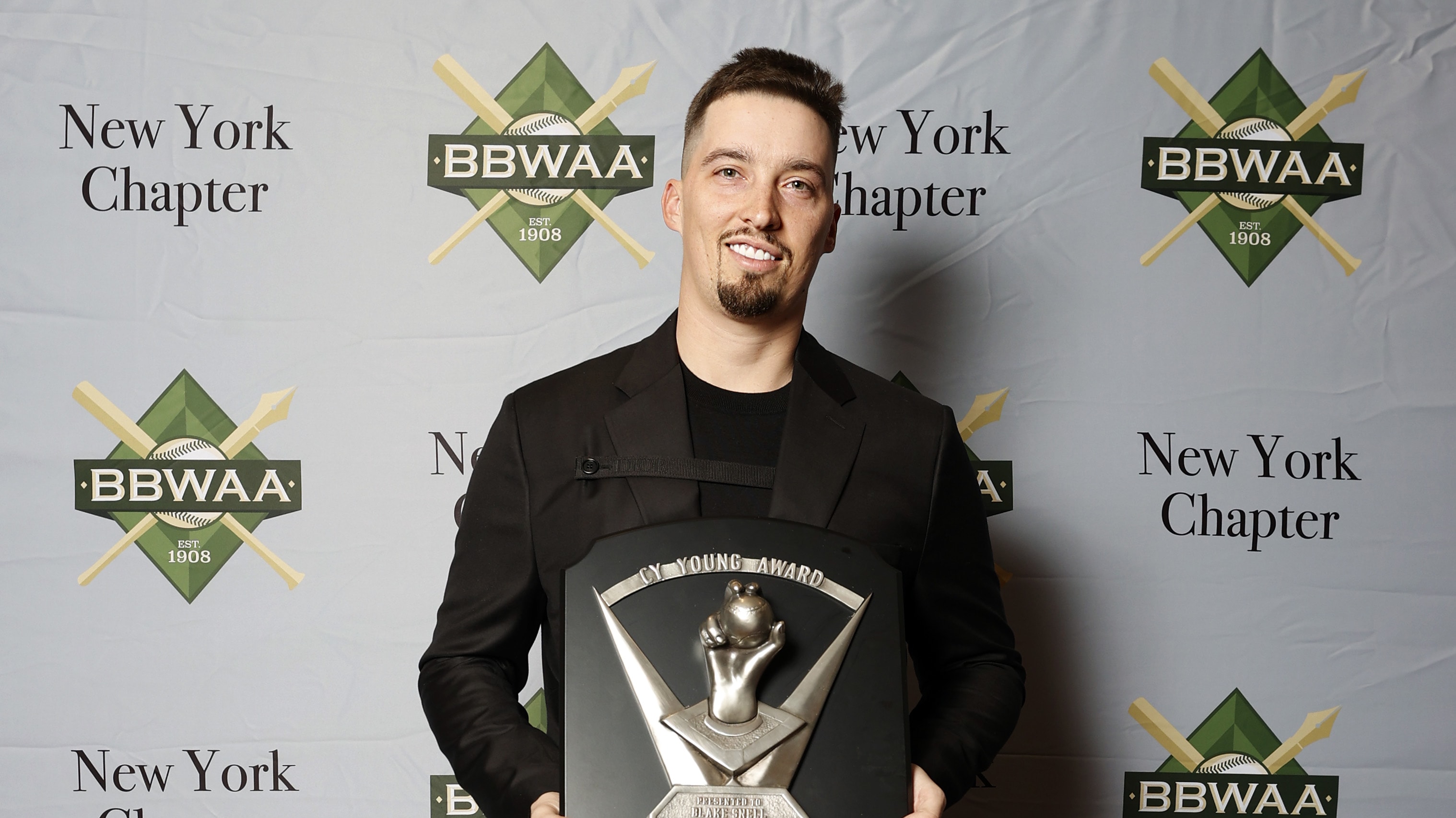 為什麼 2023 年賽揚·布萊克·斯內爾 (Cy Young Blake Snell) 在 MLB 自由球員市場找不到球隊