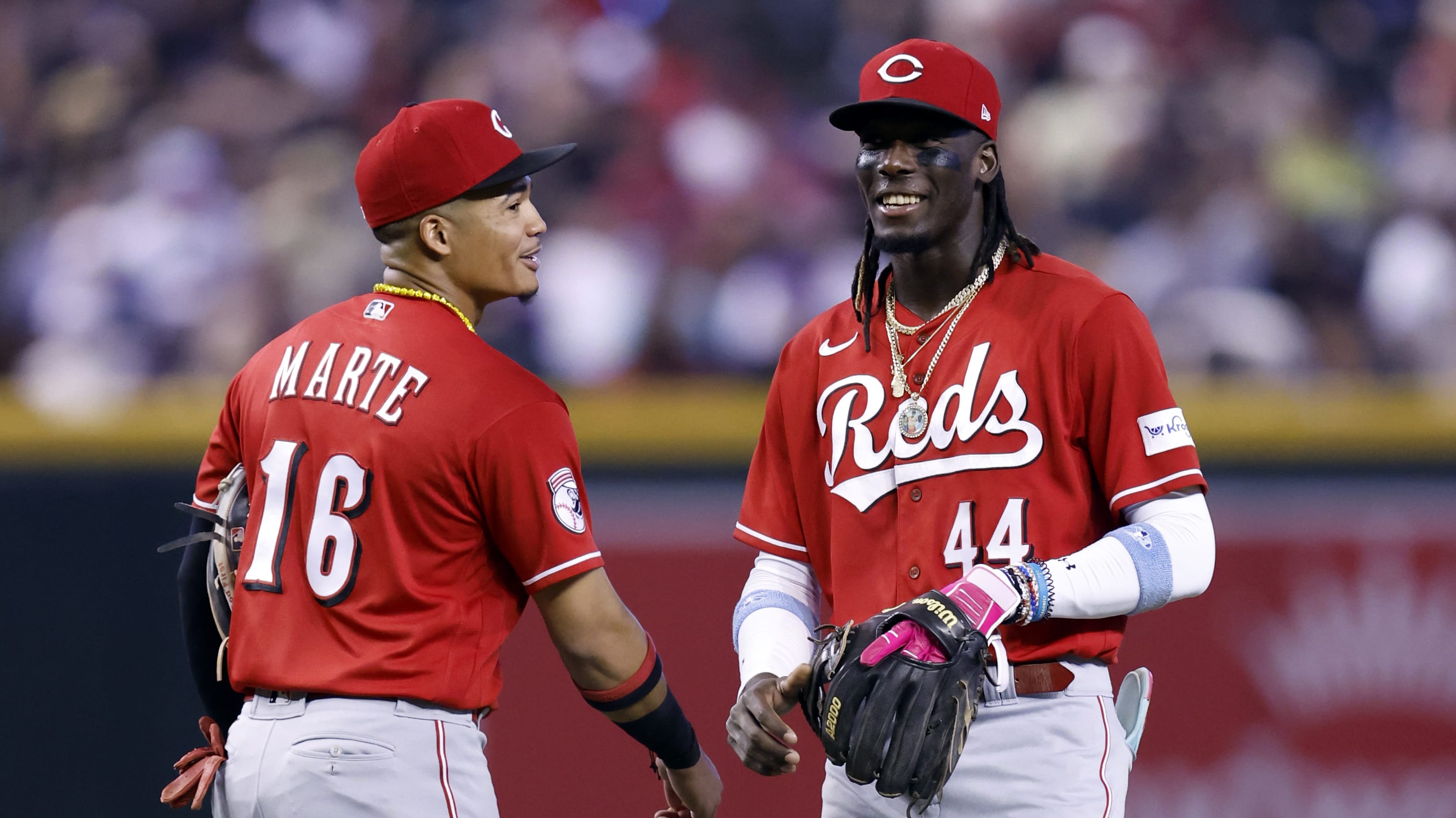 Reds news: Noelvi Marte draws start at shortstop over struggling Elly De La  Cruz