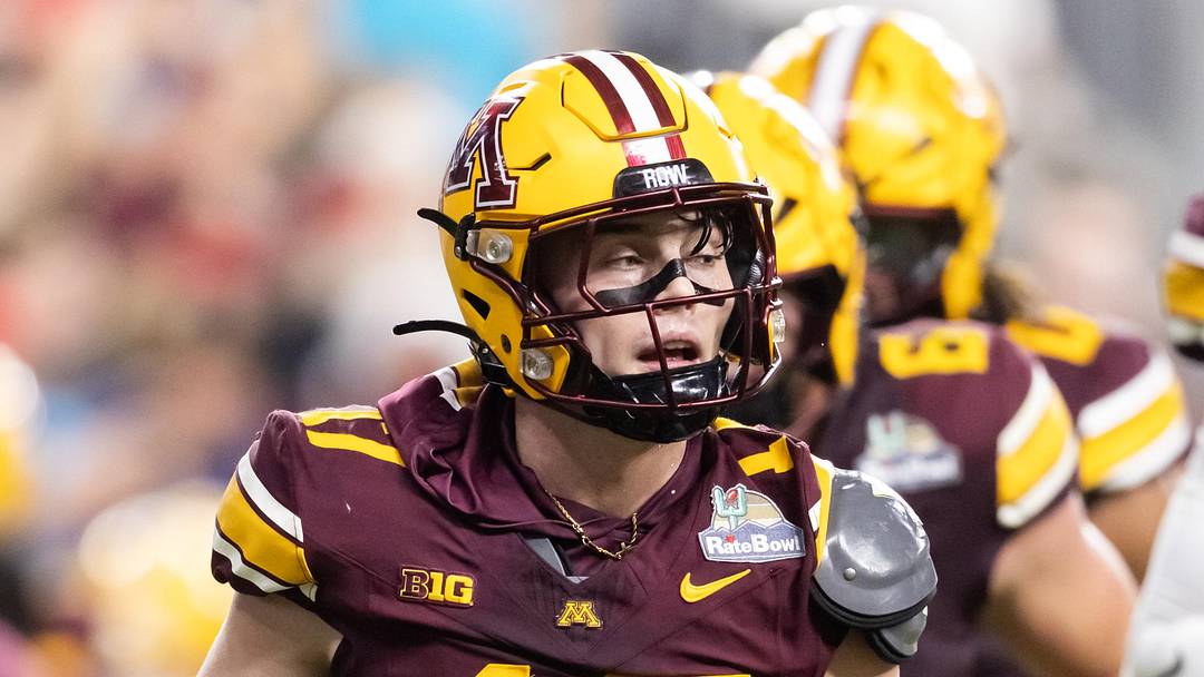 Dec 26, 2025; Phoenix, AZ, USA; Minnesota Golden Gophers defensive back John Nestor (17) against the New Mexico Lobos during the Rate Bowl at Chase Field. Mandatory Credit: Mark J. Rebilas-Imagn Images
