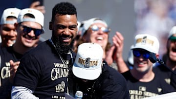 Hernández viene de ser clave con los Dodgers en la Serie Mundial 