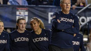UConn's Quiñonez Shines with 21 Points, Earns Praise