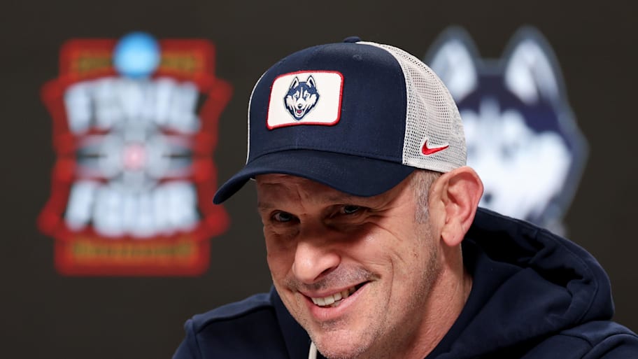 Dan Hurley, UConn Huskies, transfer portal 