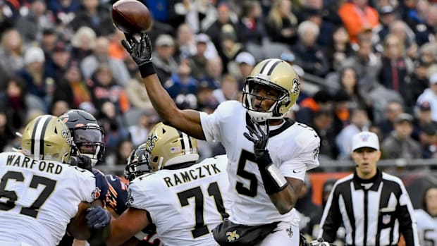 Oct 20, 2019; New Orleans Saints quarterback Teddy Bridgewater (5) passes against the Chicago Bears 