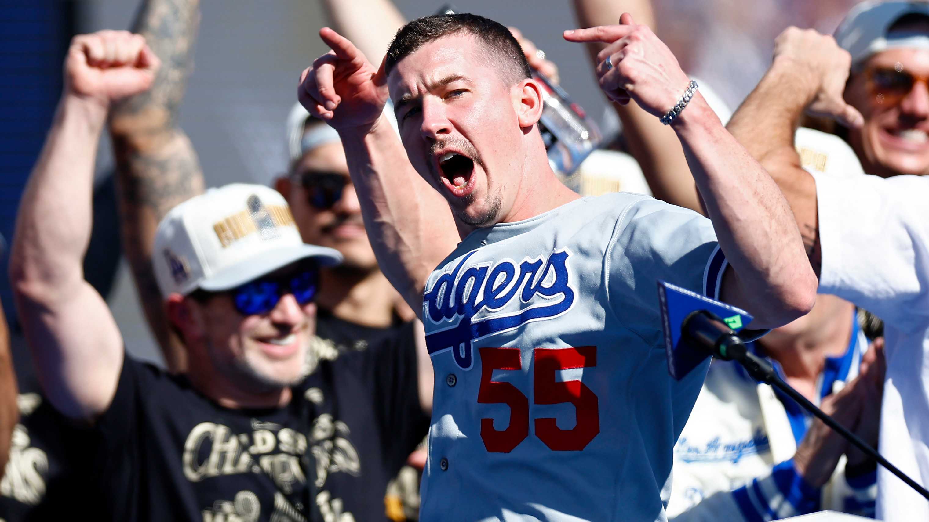 當然，聽起來沃克·比勒 (Walker Buehler) 在 Mookie Betts 的播客上對 Max Scherzer 投下了陰影