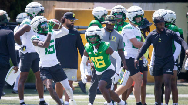 Oregon wide receiver Tez Johnson makes a catch during practice with the Oregon Ducks Friday