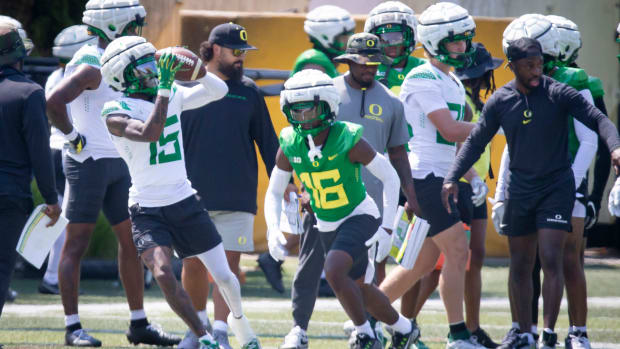 Oregon wide receiver Tez Johnson makes a catch during practice with the Oregon Ducks