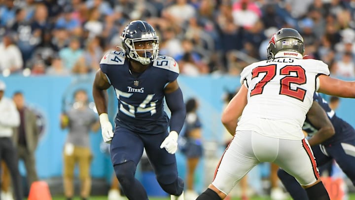 David Anenih (54) rushes against the Tampa Bay Buccaneers .