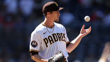 Rich Hill lanzó para San Diego en la temporada pasada