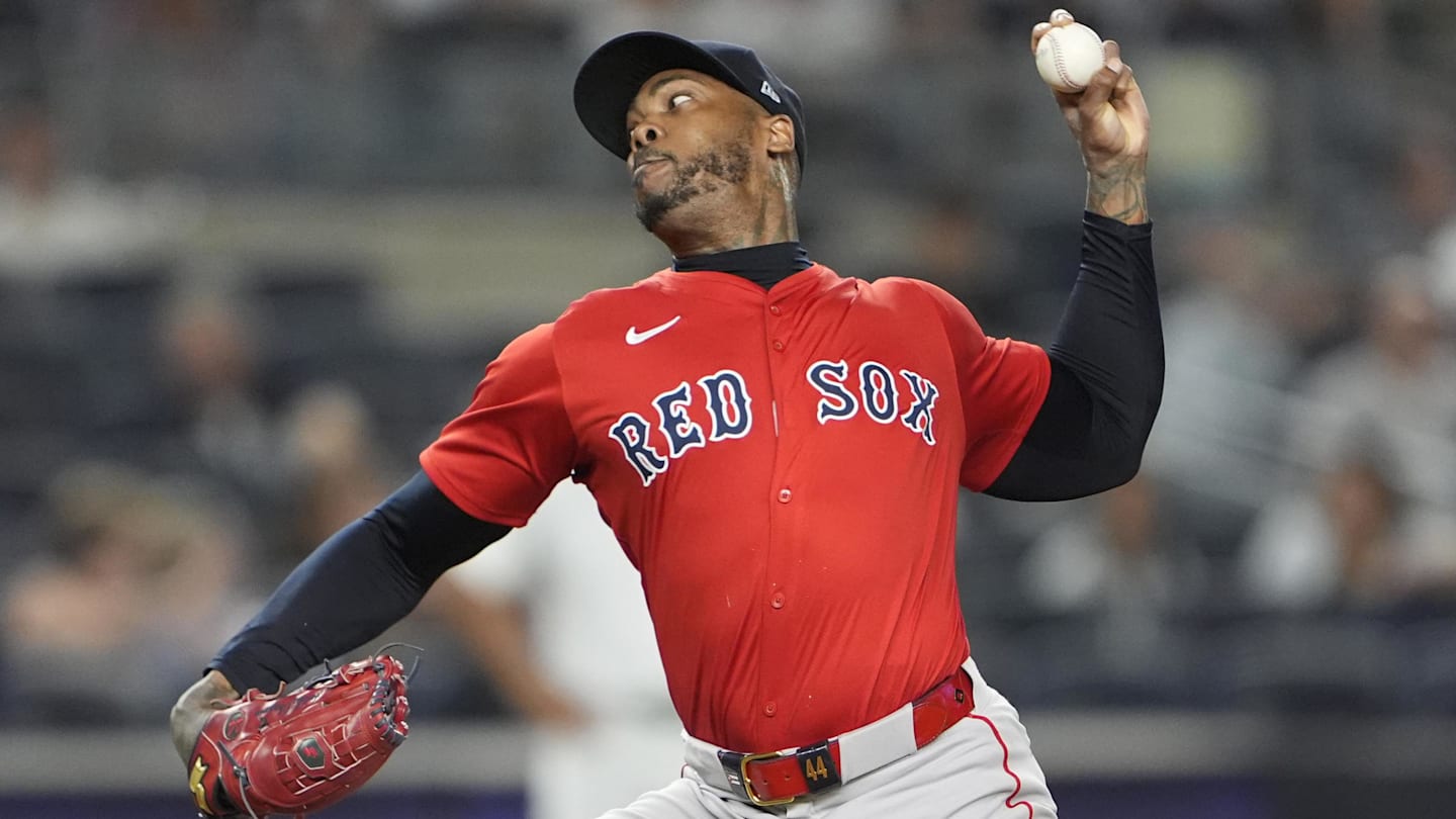 Details Emerge For Red Sox-Aroldis Chapman Late-Night Extension