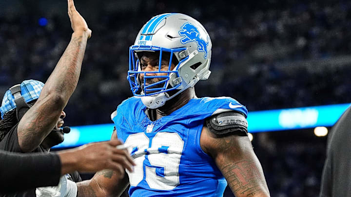 Detroit Lions defensive end Za'Darius Smith (99) walks off field after a play against Green Bay Packers 
