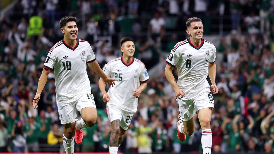 Álvaro Fidalgo celebrating his goal. 